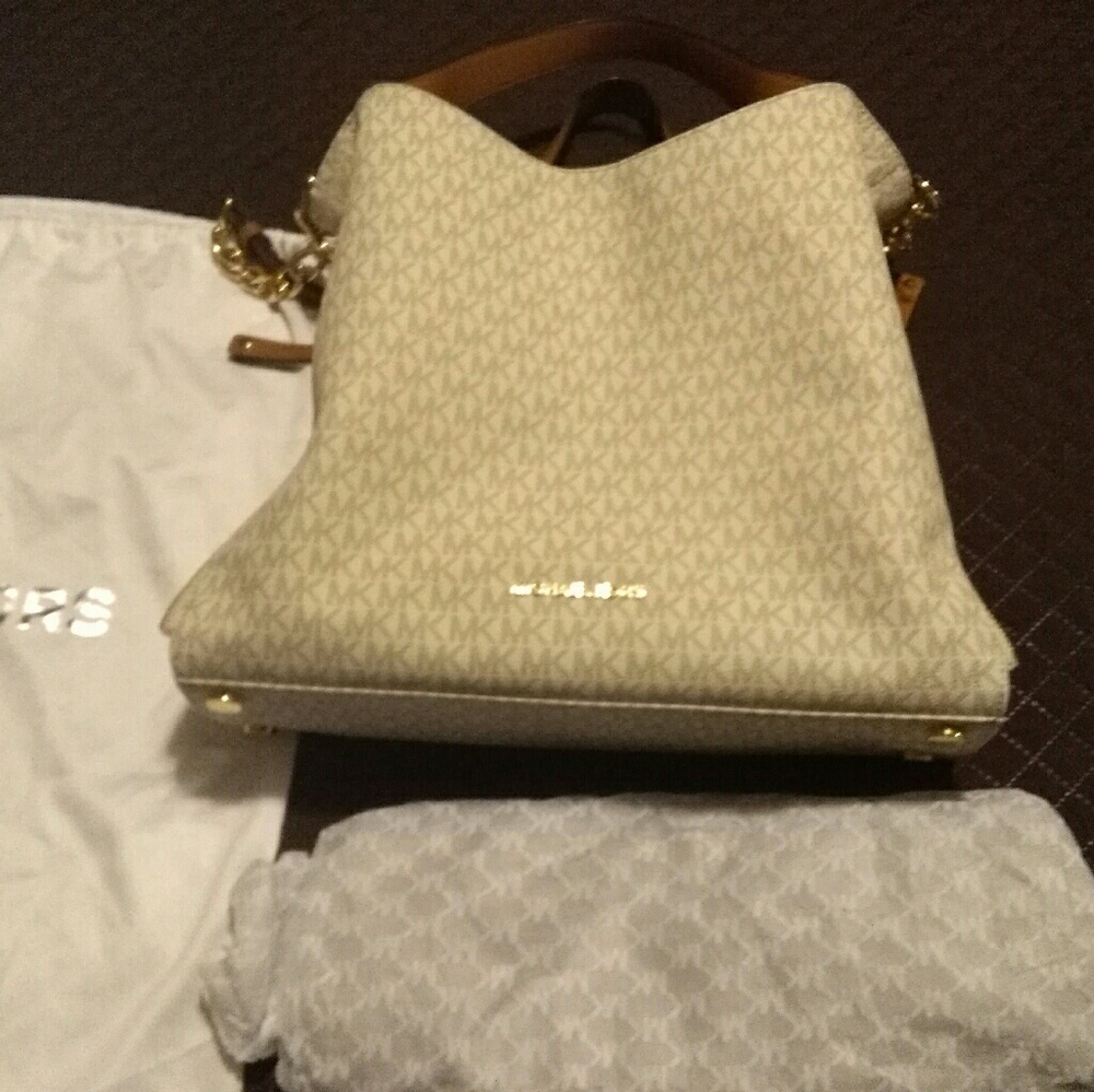 MK Purse